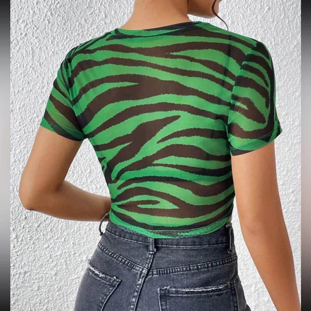 New green and black top - Picture 2 of 4